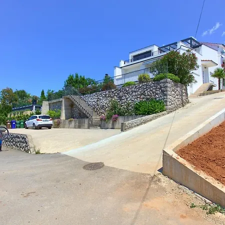 Apartamento With Parking Space Njivice, Krk - 20898 Njivice